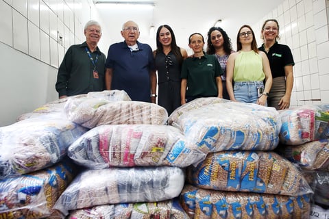 2025_10_27_inst unimed_Entrega Cestas Básicas_H Evangélico_0043_Foto Élcio Paraíso_Bendita Conteúdo