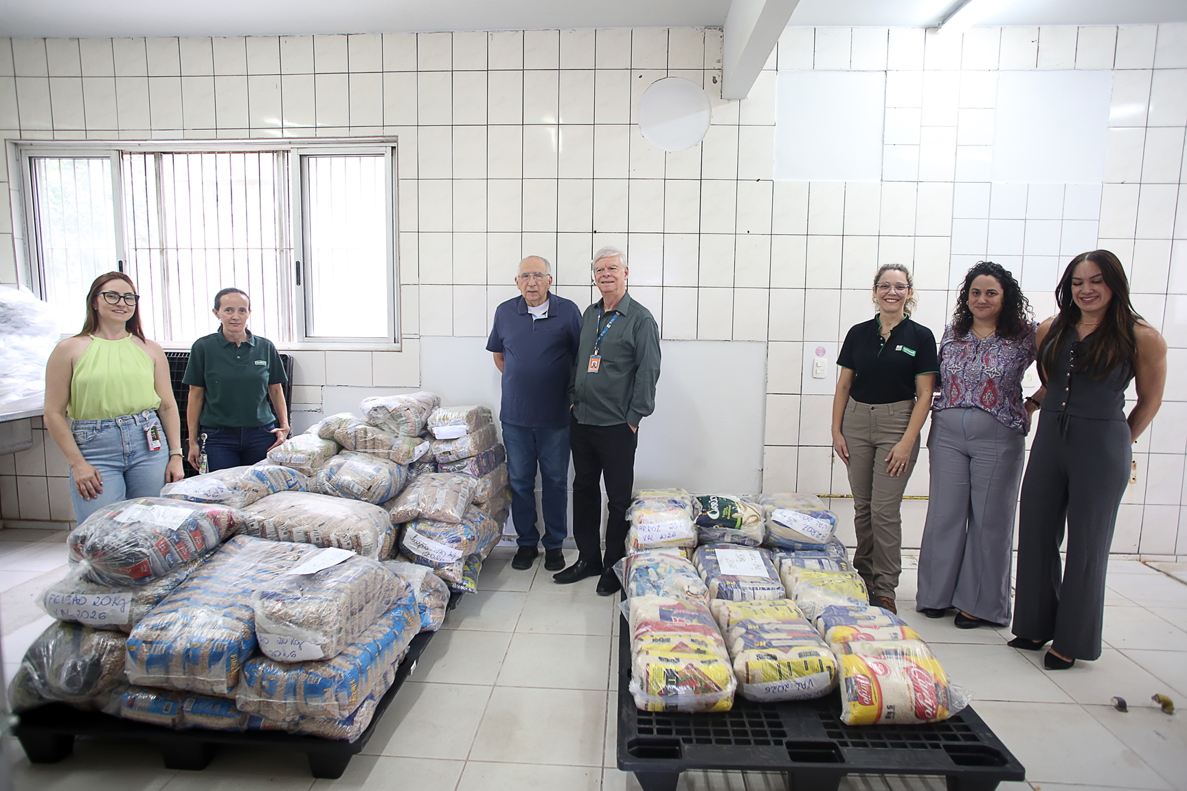 2025_10_27_inst unimed_Entrega Cestas Básicas_H Evangélico_0038_Foto Élcio Paraíso_Bendita Conteúdo