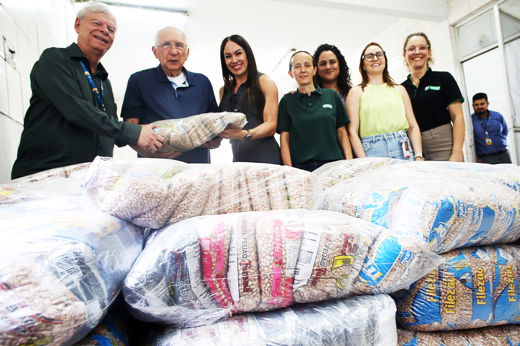 2025_10_27_inst unimed_Entrega Cestas Básicas_H Evangélico_0045_Foto Élcio Paraíso_Bendita Conteúdo