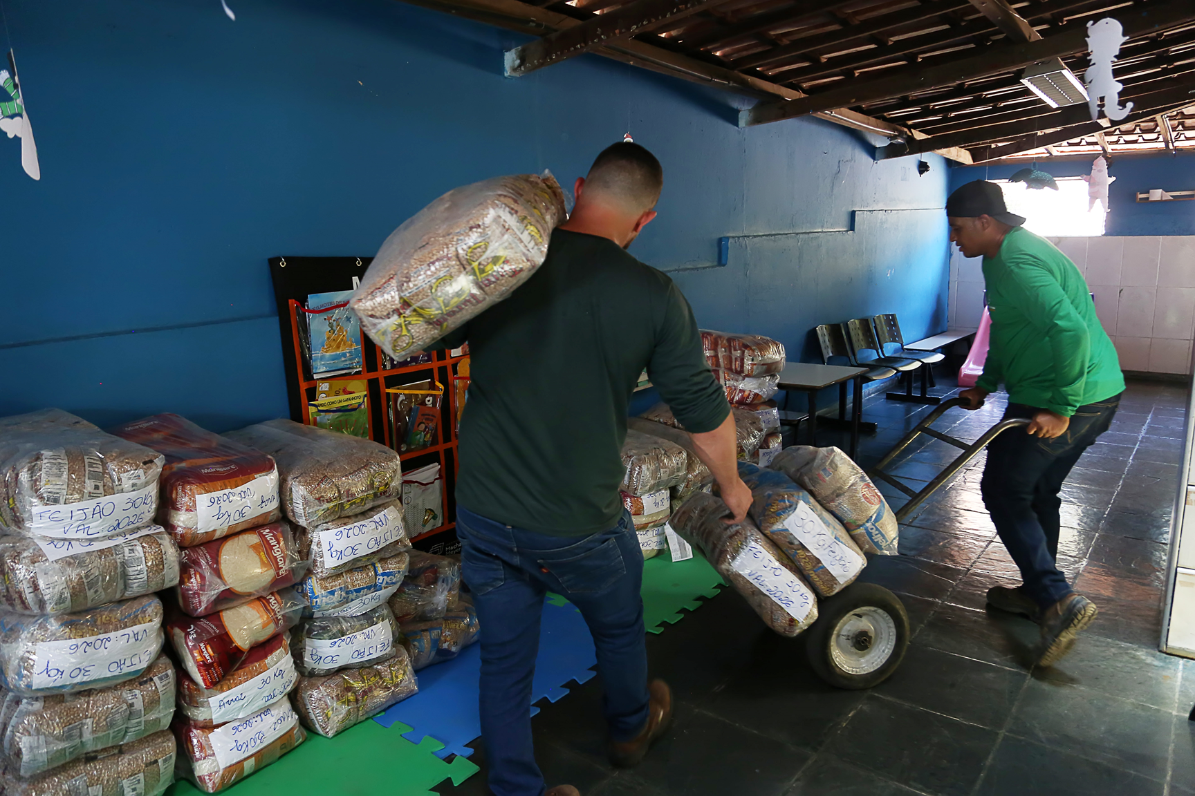 2025_10_27_inst unimed_Entrega Cestas Básicas_Recriar_0041_Foto Élcio Paraíso_Bendita Conteúdo