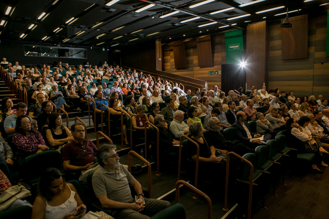 41_cicloDeDebates_out251050