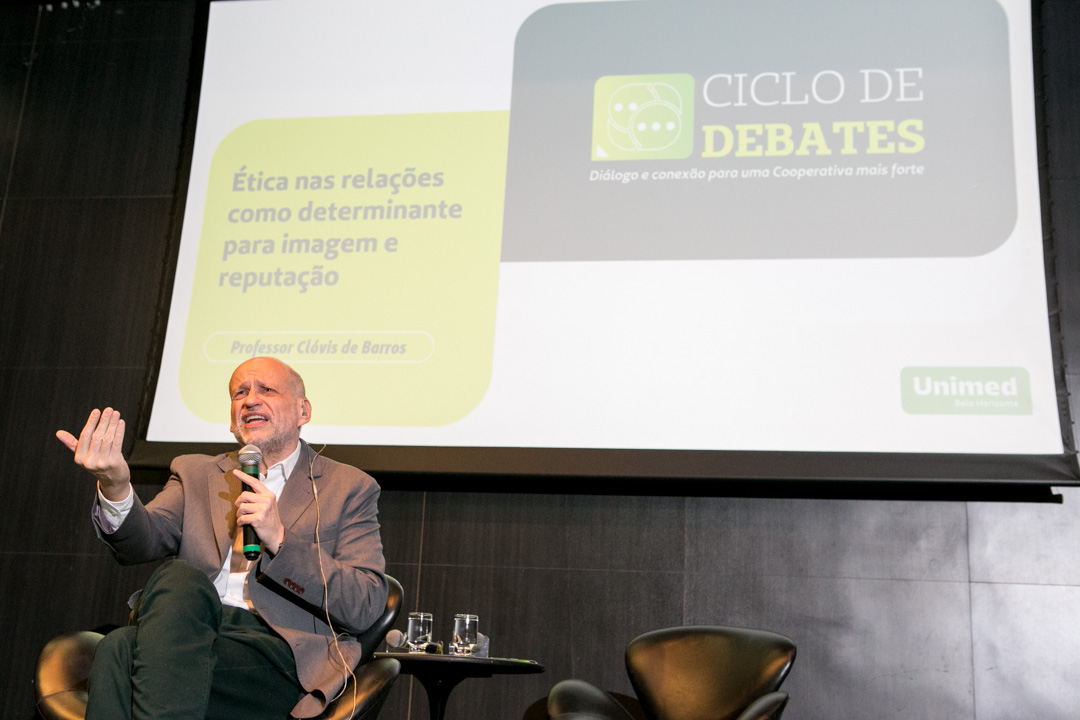 51_cicloDeDebates_out251081